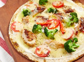 Spicy Aioli Chicken Pizza