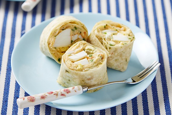 Hummus & Egg Wrap